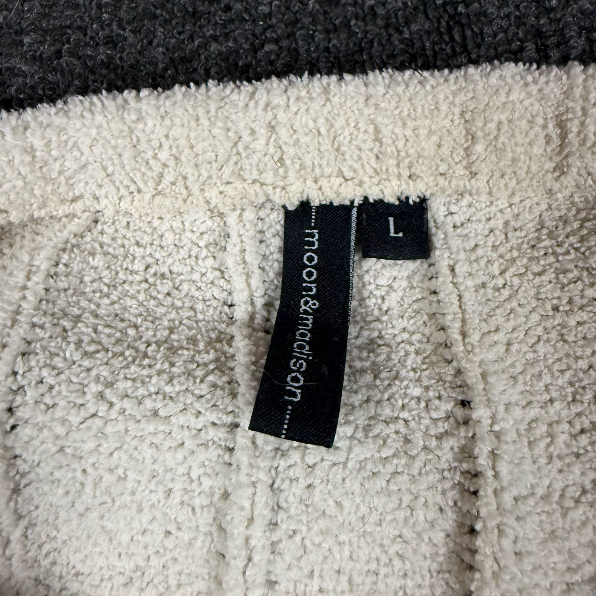 Moon & Madison Sweater Size L White Chenille Cable Knit Crewneck 3