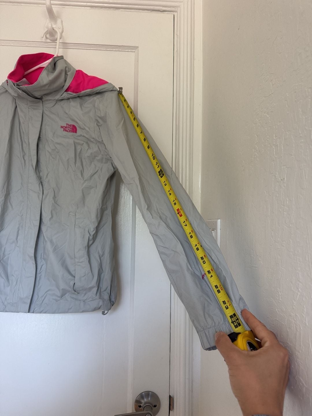 The North Face Resolve 2 Jacket Size S/P Grey Pink Rain Jacket Gorpcore Outdoors Weatherproof 8