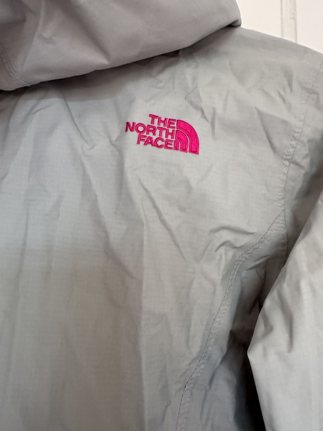 The North Face Resolve 2 Jacket Size S/P Grey Pink Rain Jacket Gorpcore Outdoors Weatherproof 12