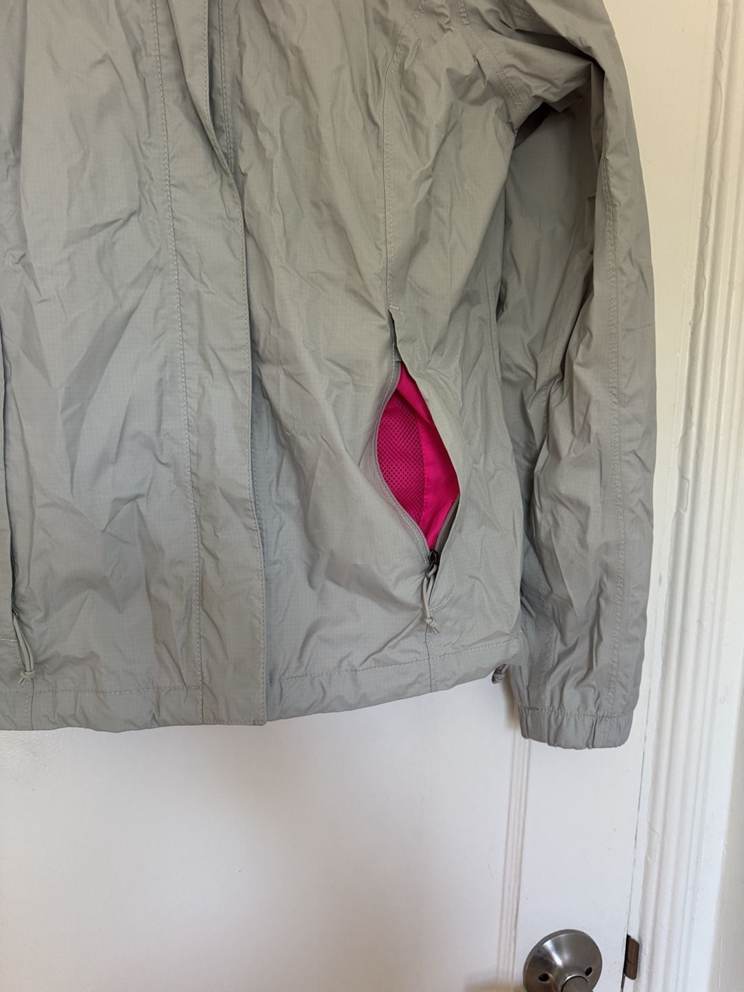 The North Face Resolve 2 Jacket Size S/P Grey Pink Rain Jacket Gorpcore Outdoors Weatherproof 14