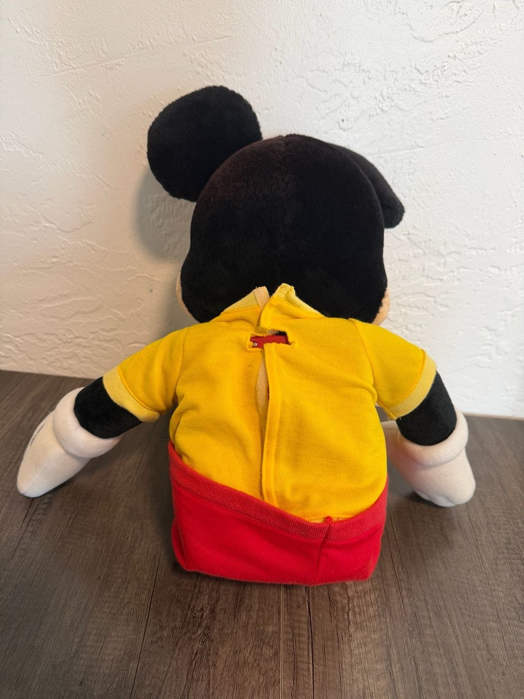 Worlds of Wonder The Talking Mickey Mouse Animated Plush Doll 4