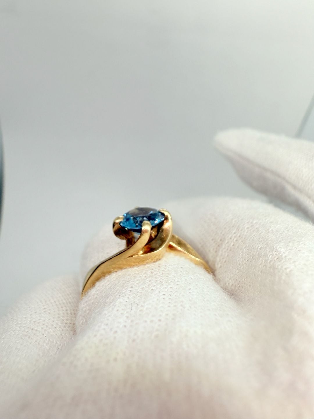 Spring 10K Yellow Gold Blue Topaz Solitaire Ring 11