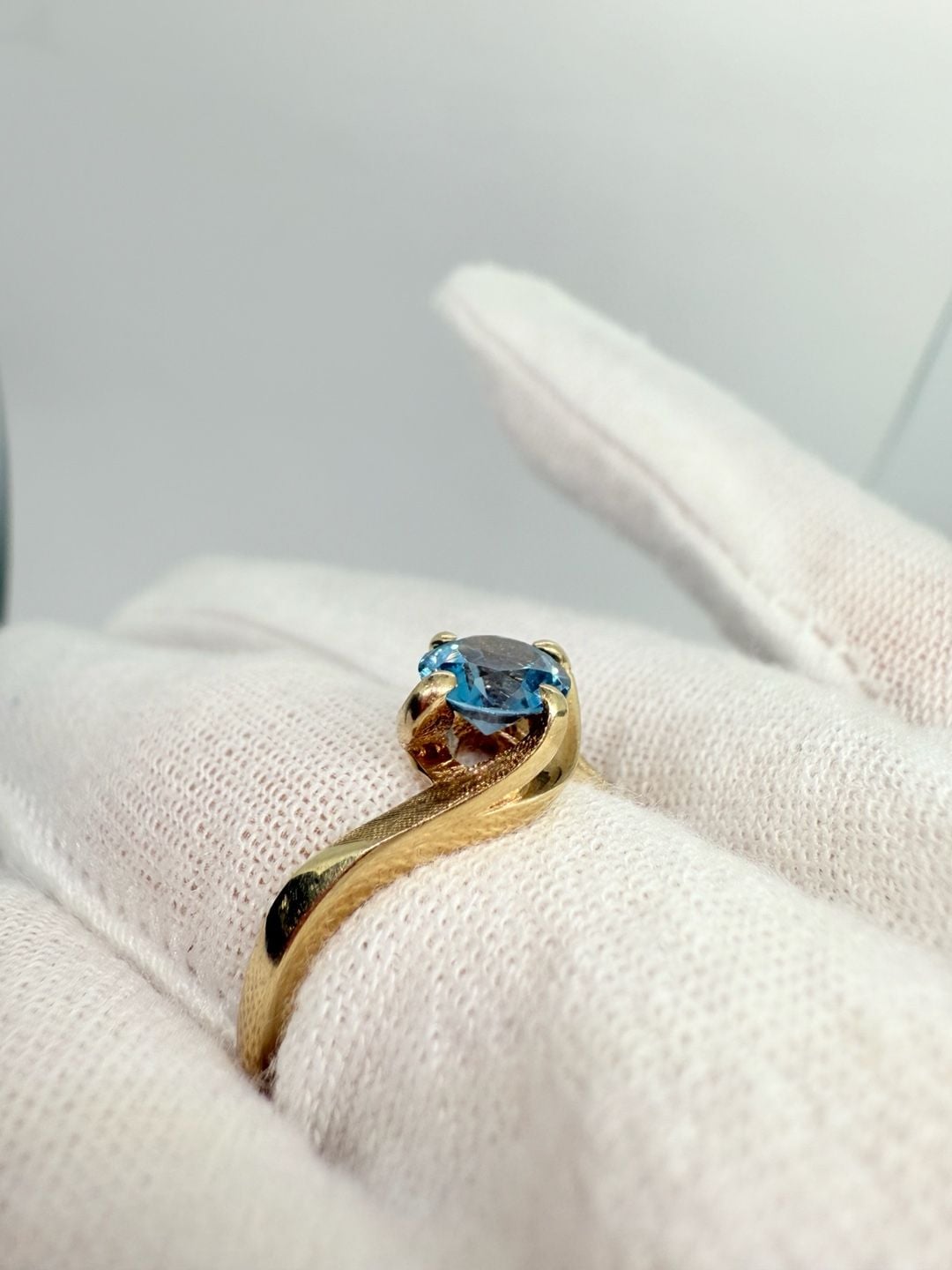 Spring 10K Yellow Gold Blue Topaz Solitaire Ring 15