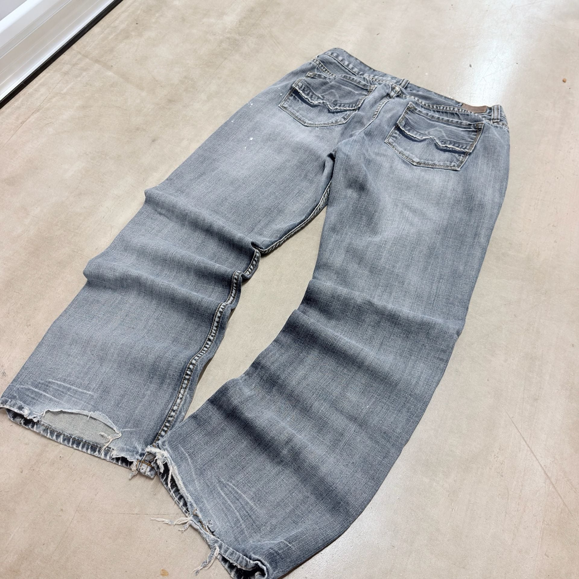 Urban Pipeline Relaxed Bootcut Jeans 36x34 Gray Distressed Denim 3