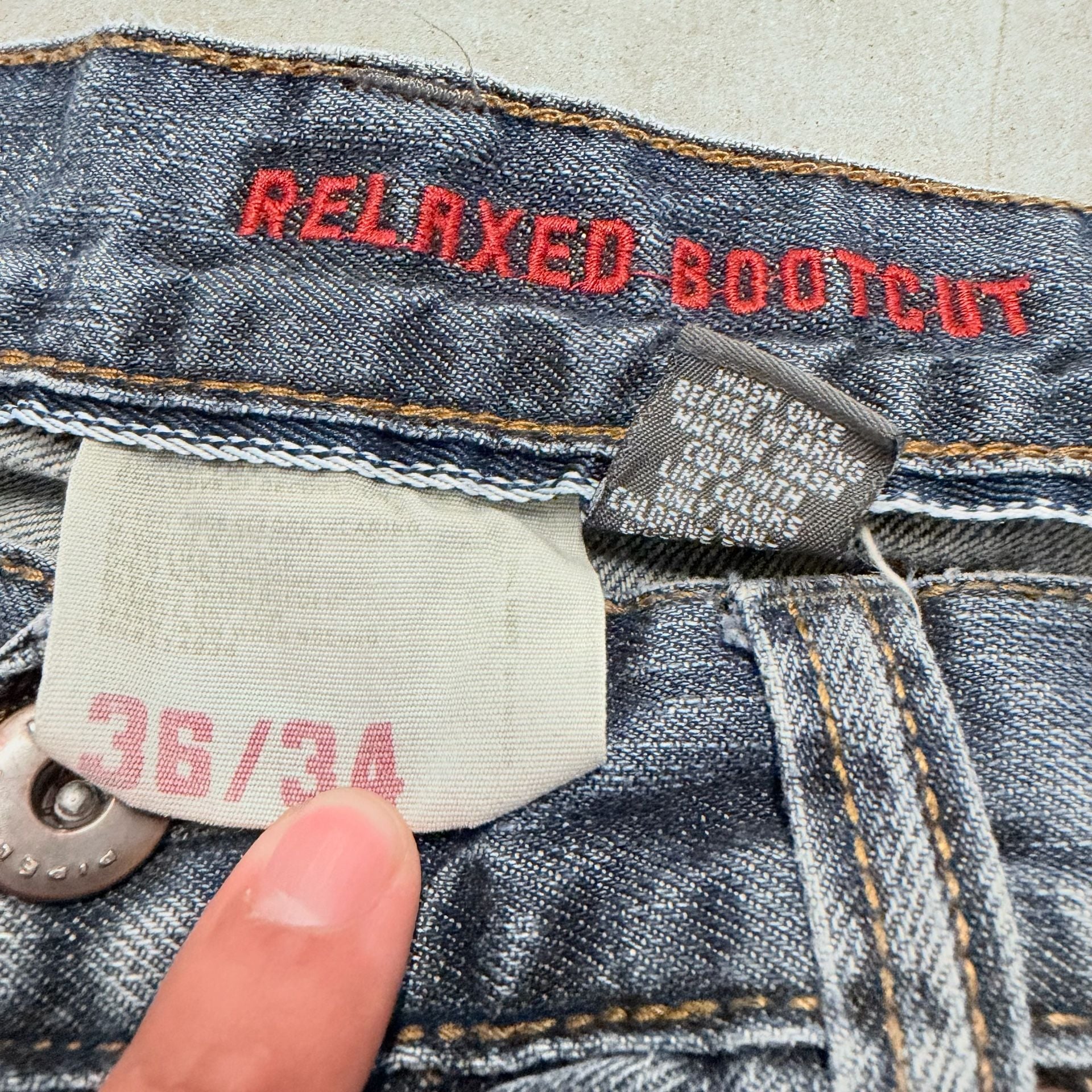 Urban Pipeline Relaxed Bootcut Jeans 36x34 Gray Distressed Denim 7
