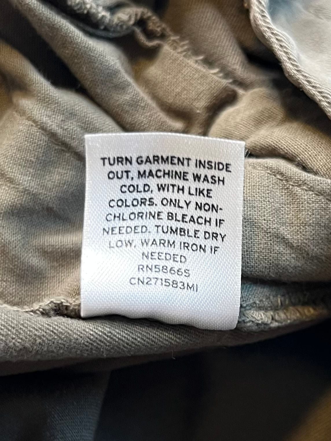 Perfect Fall Chino-Caslon 8