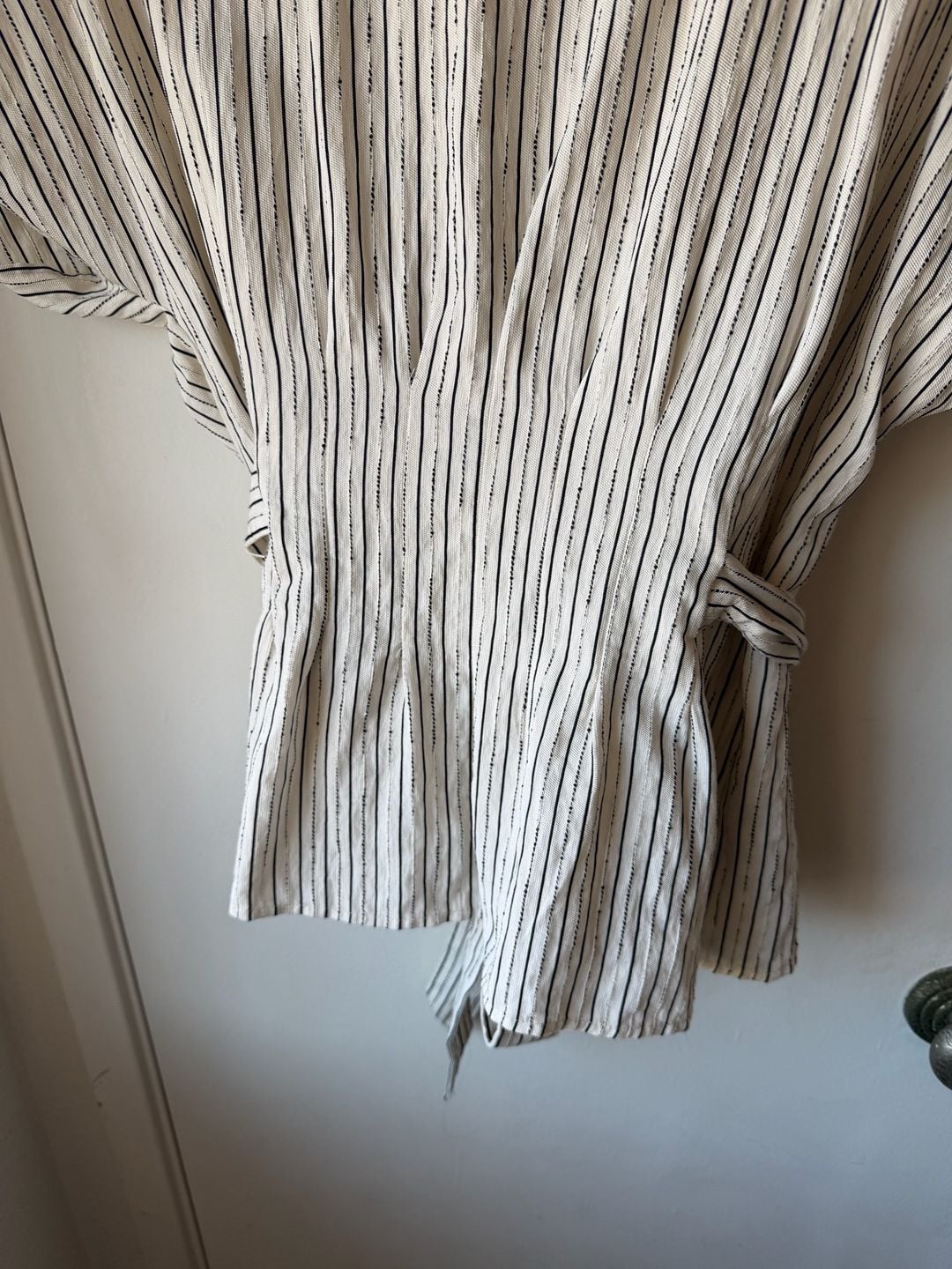 Simply Vera Vera Wang Striped Top Size M Black White Tie Waist 4