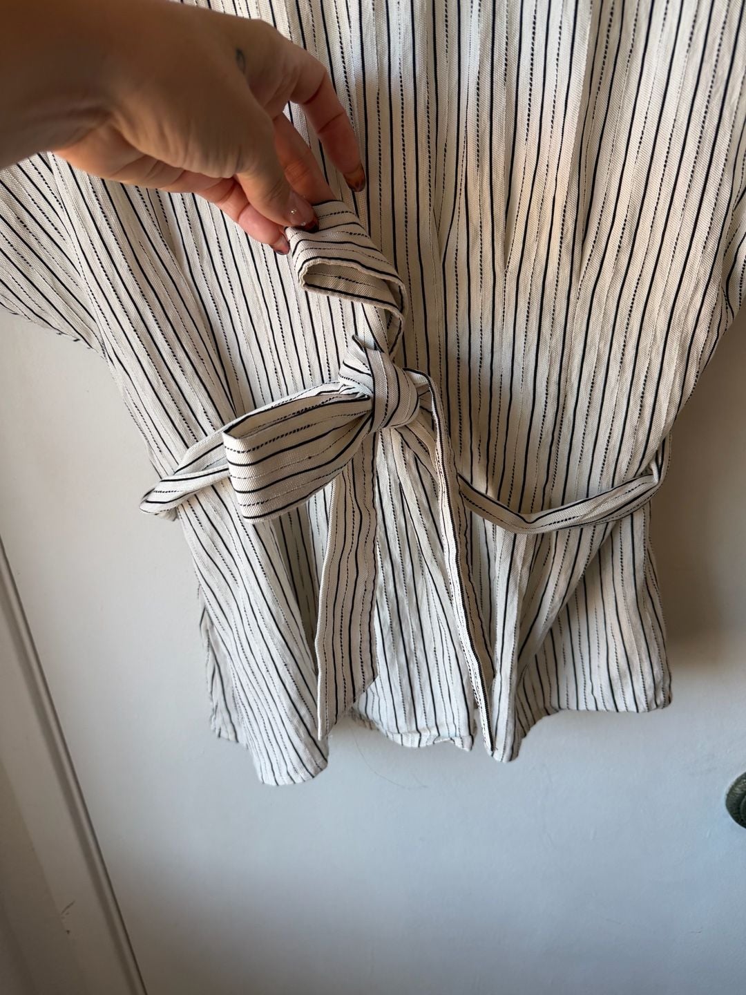 Simply Vera Vera Wang Striped Top Size M Black White Tie Waist 7