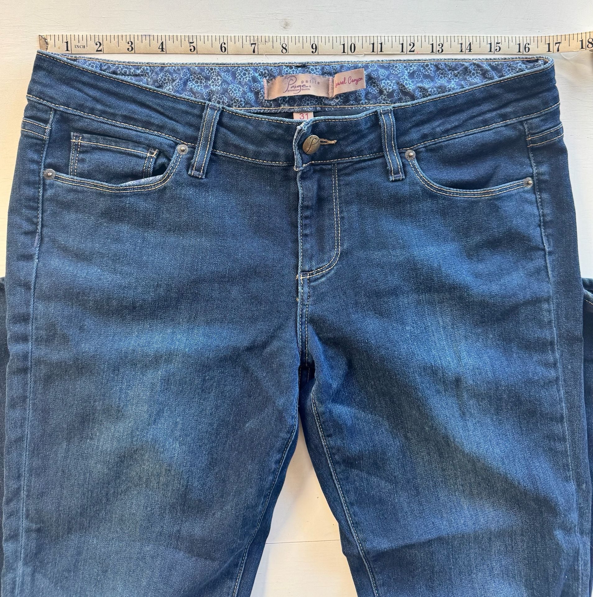 Paige Jeans Laurel Canyon bootcut Women's Dark Wash Denim Petites  7