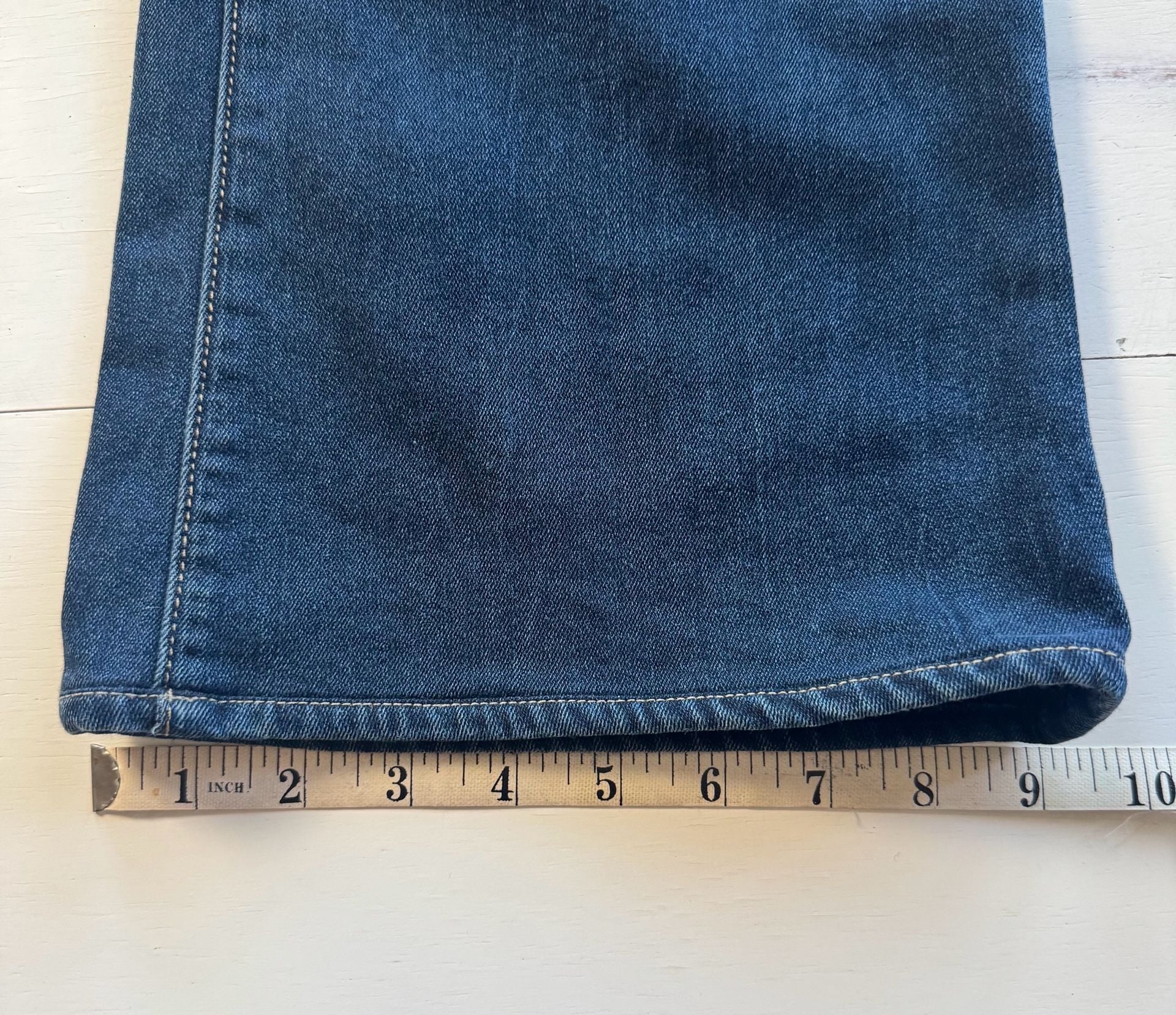 Paige Jeans Laurel Canyon bootcut Women's Dark Wash Denim Petites  9
