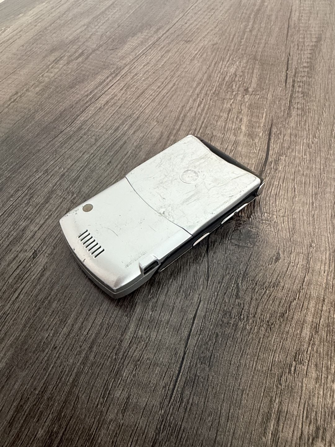 Motorola RAZR V3m Flip Phone Silver 3