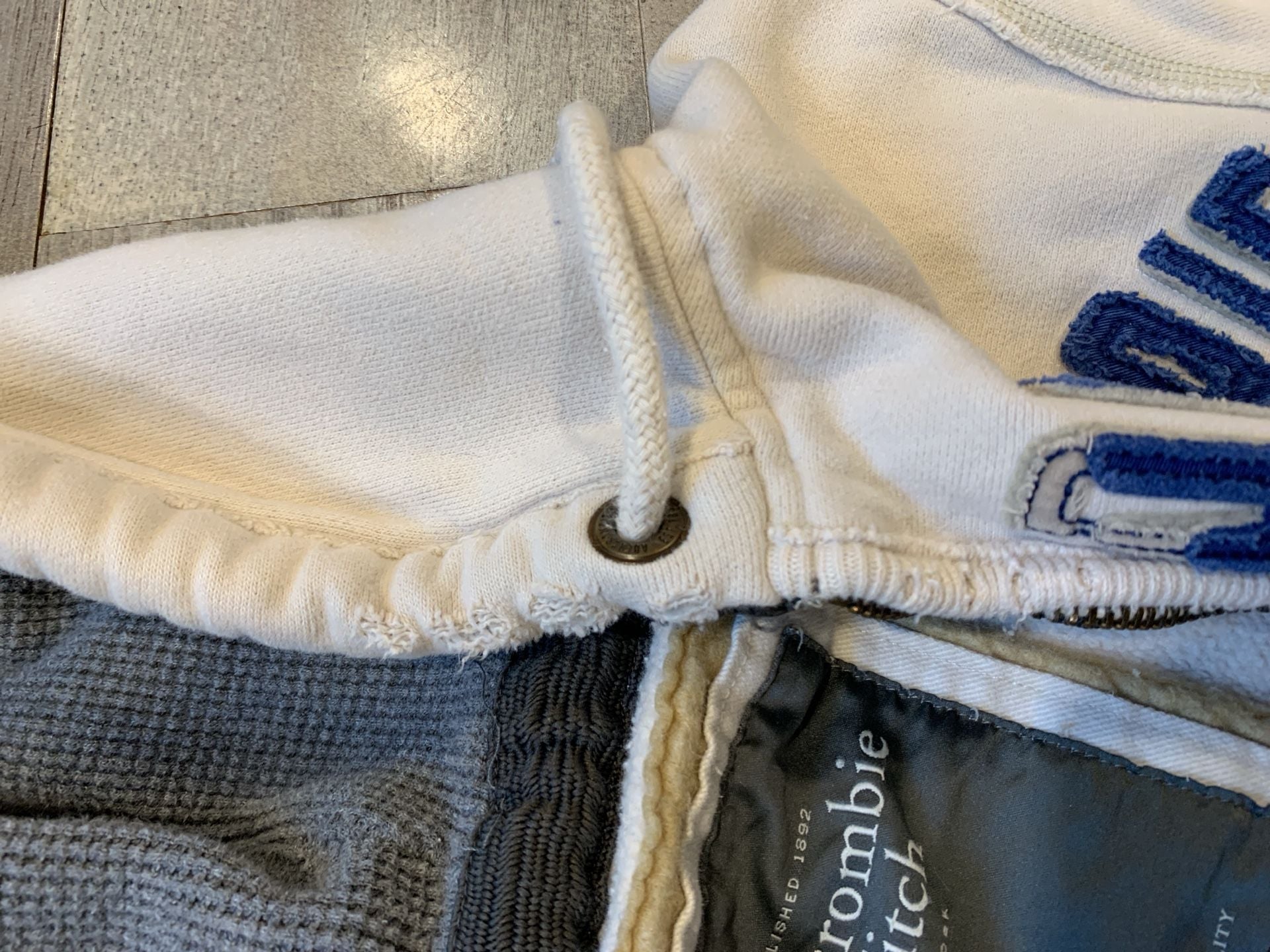Abercrombie & Fitch Zip Up Hoodie Size Medium White Blue Applique 7