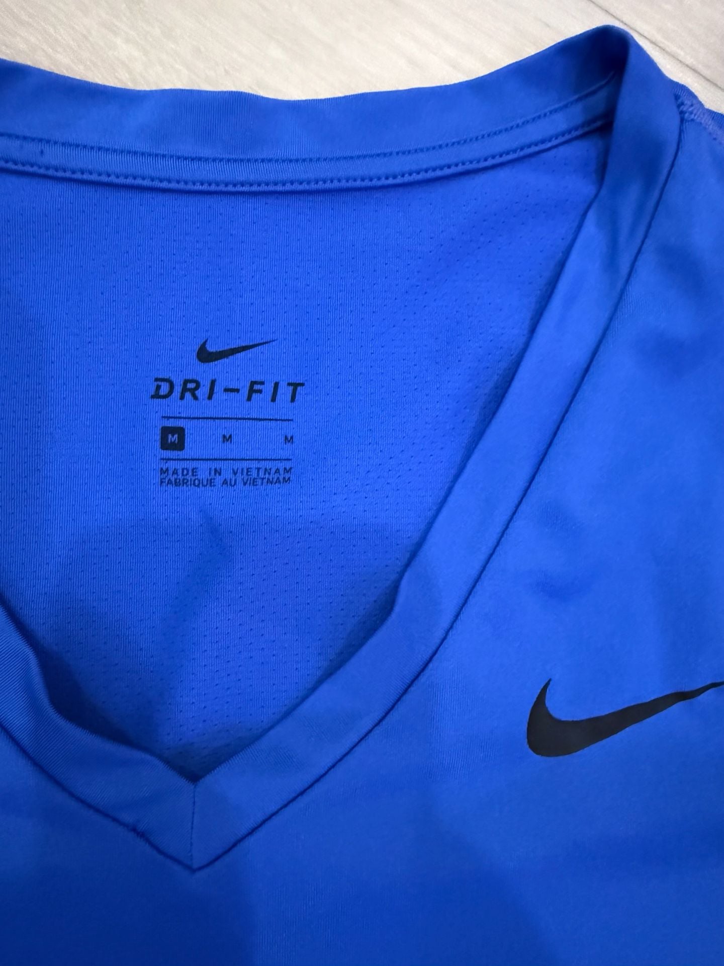 Nike Dri-FIT V-Neck T-Shirt Size M Royal Blue Athletic Top 3