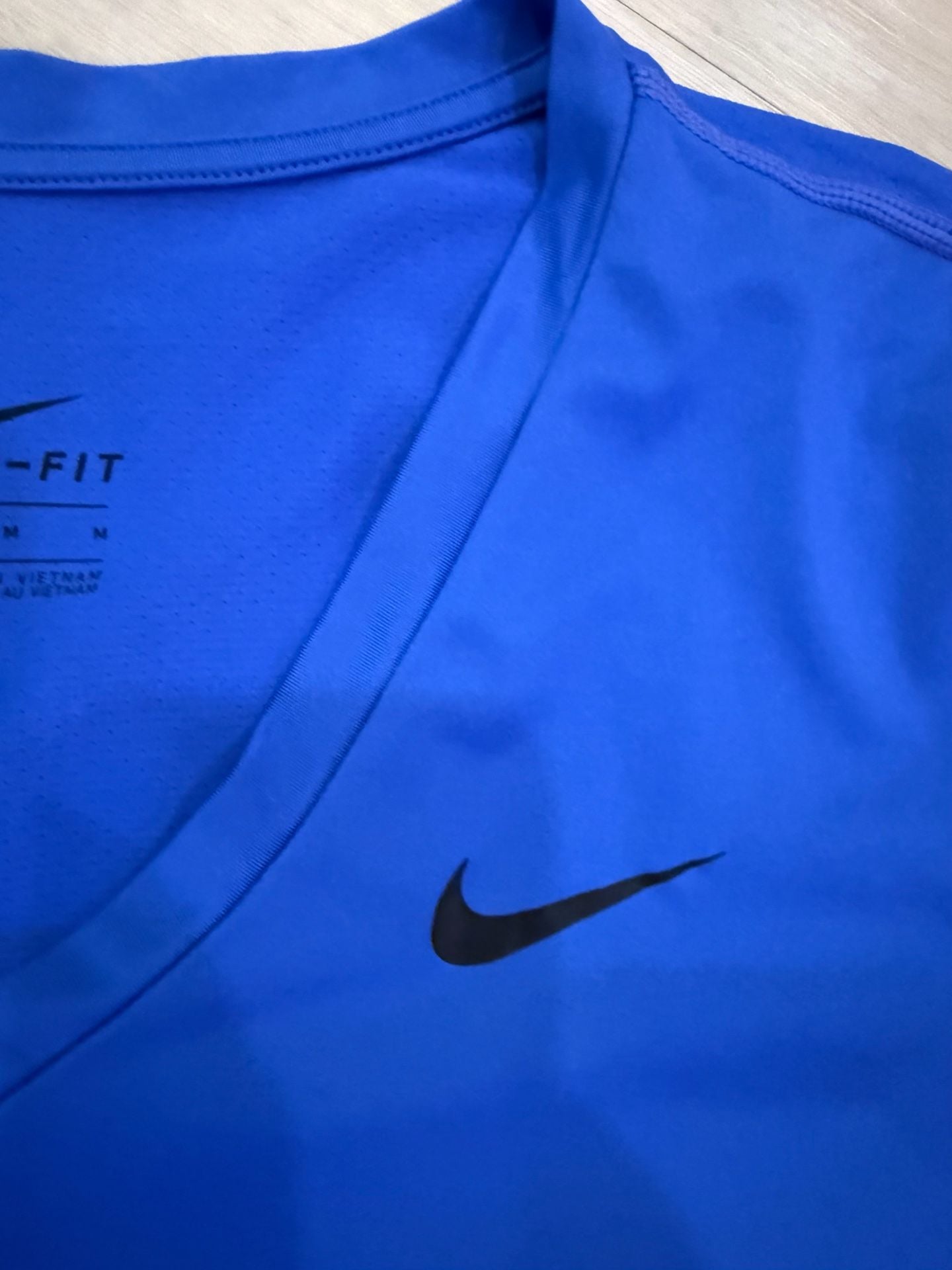 Nike Dri-FIT V-Neck T-Shirt Size M Royal Blue Athletic Top 4