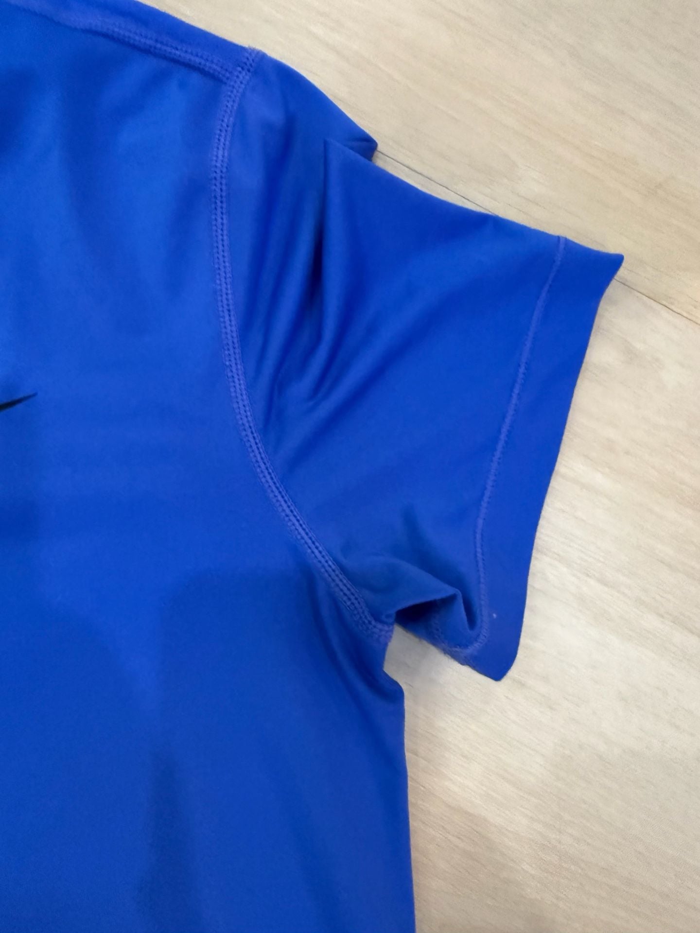 Nike Dri-FIT V-Neck T-Shirt Size M Royal Blue Athletic Top 6