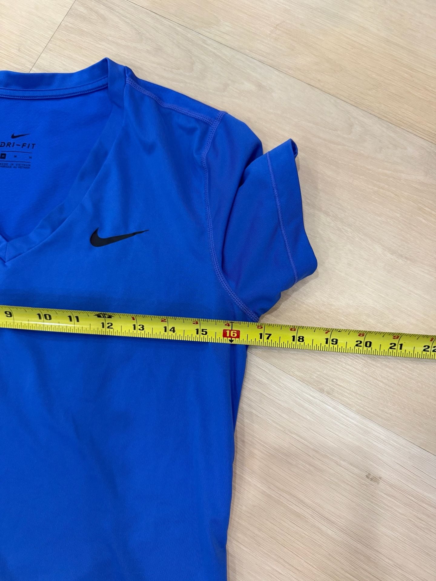 Nike Dri-FIT V-Neck T-Shirt Size M Royal Blue Athletic Top 11