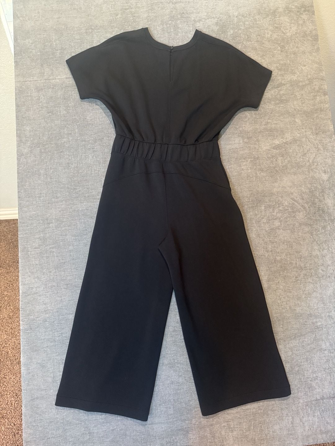 Spanx Airessentials Crop Jumpsuit Size L Black Short Sleeve Wide Leg 8