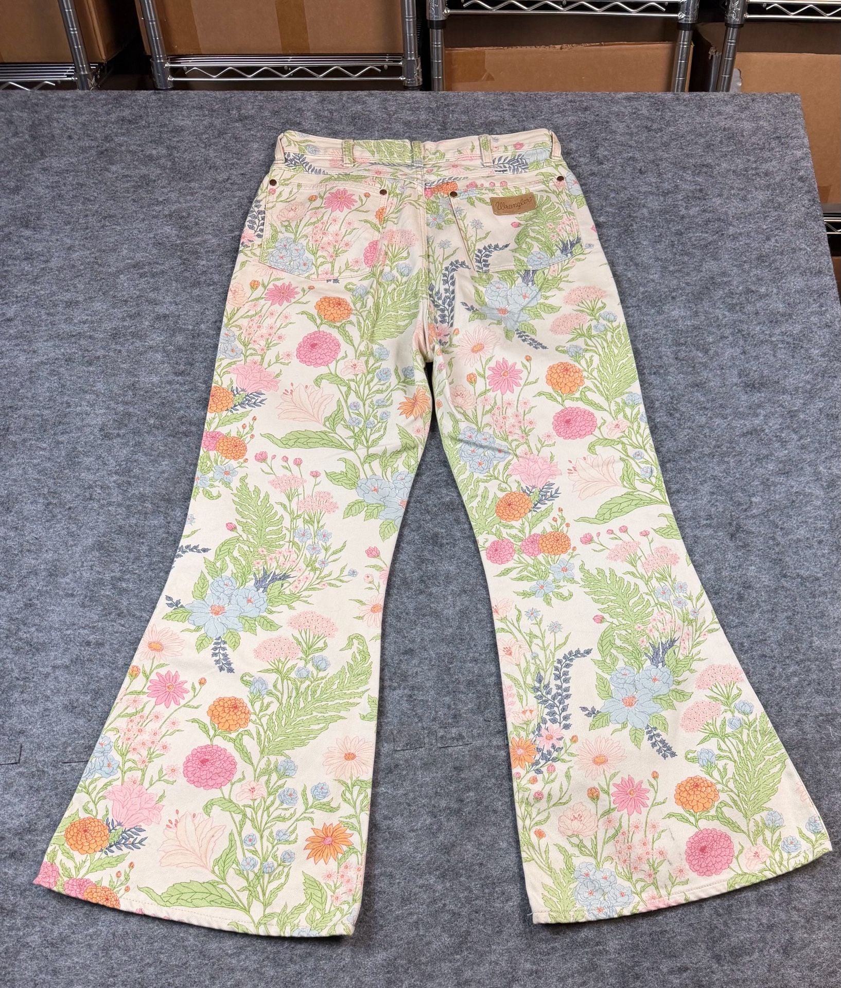 Wrangler Floral Flare Jeans W31xL30 Off-White Botanical Print 2