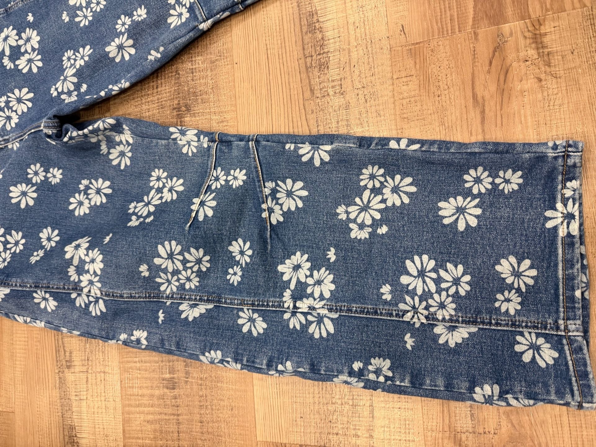 Flamingals Floral Print Barrel Leg Denim Jeans Size L Blue White 4