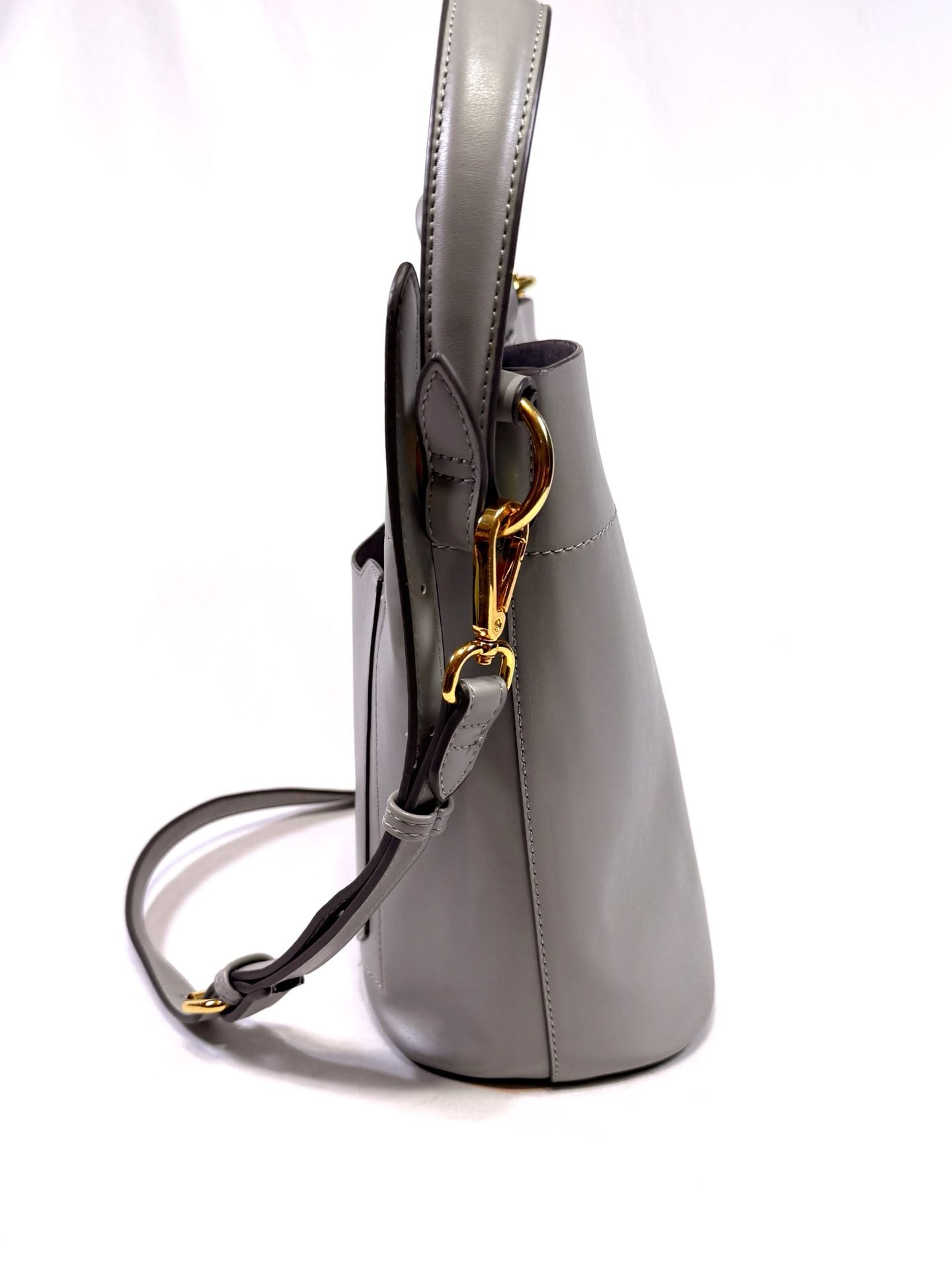 ECOSUSI Women's Bucket Bag Quiet Luxury Old Money Preppy Minimalist Heritage Greige Taupe Vegan Leather Crossbody Shoulder Bag Gold Hardware Drawstring Tie Zip Pocket 11