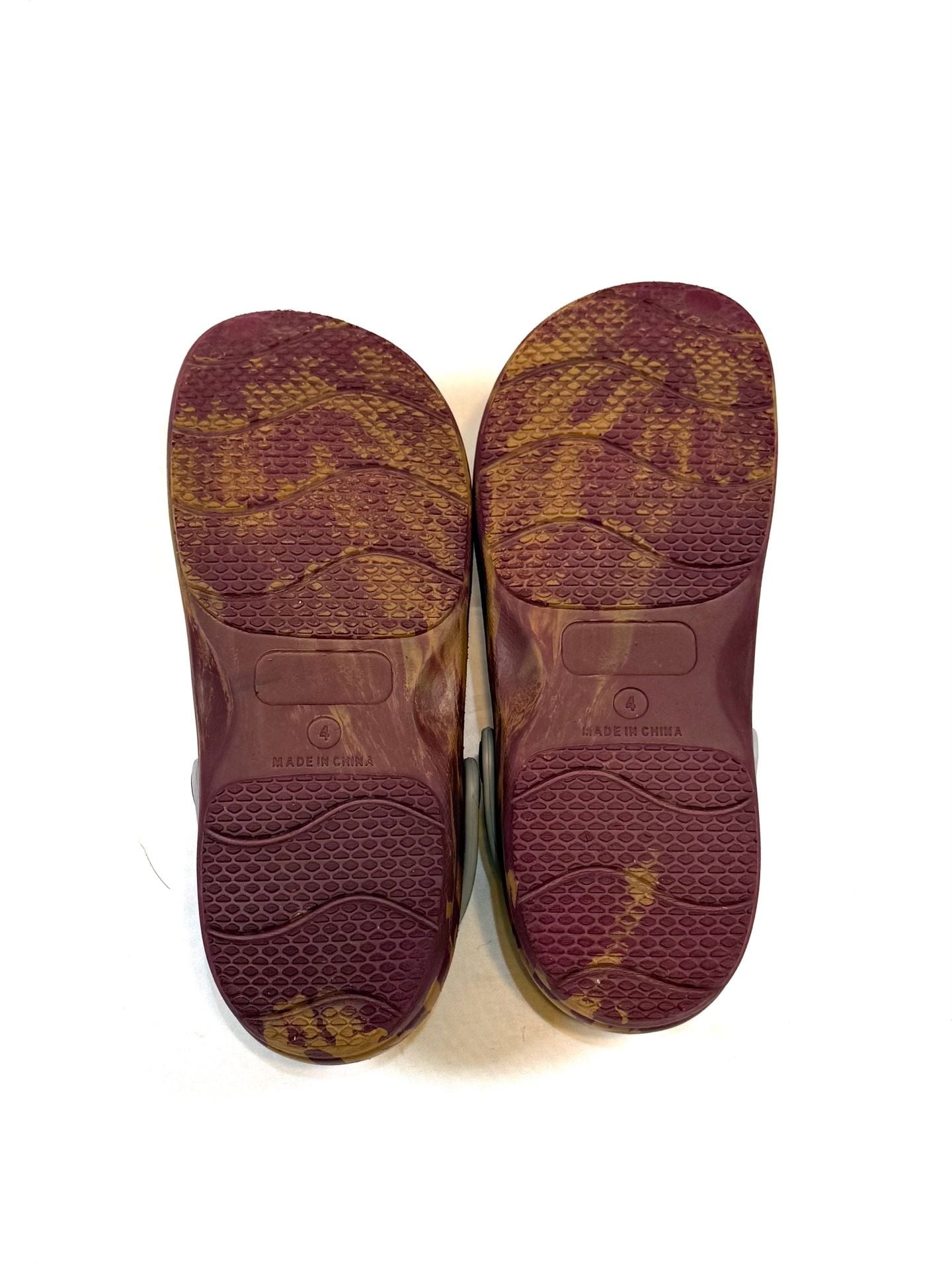 Hershey's Youth Boy's Clogs Size 4 Y2K Americana Indie Vanguard Gorpcore Brown Burgundy Swirl Chocolate Charms Slip On Foam Garden Beach Shoes Licensed 4