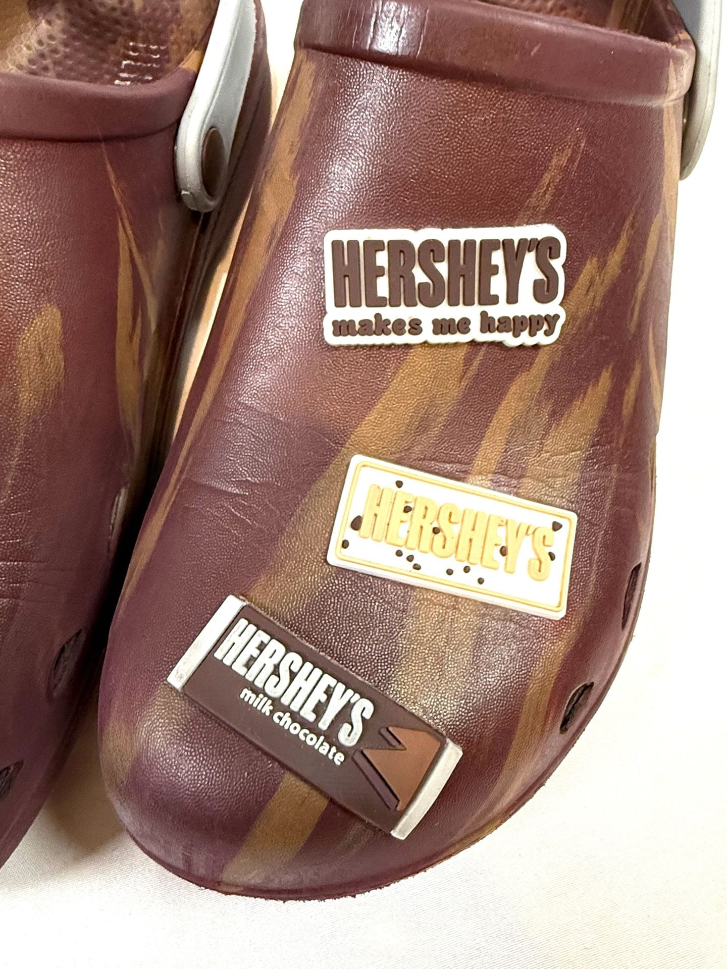 Hershey's Youth Boy's Clogs Size 4 Y2K Americana Indie Vanguard Gorpcore Brown Burgundy Swirl Chocolate Charms Slip On Foam Garden Beach Shoes Licensed 8