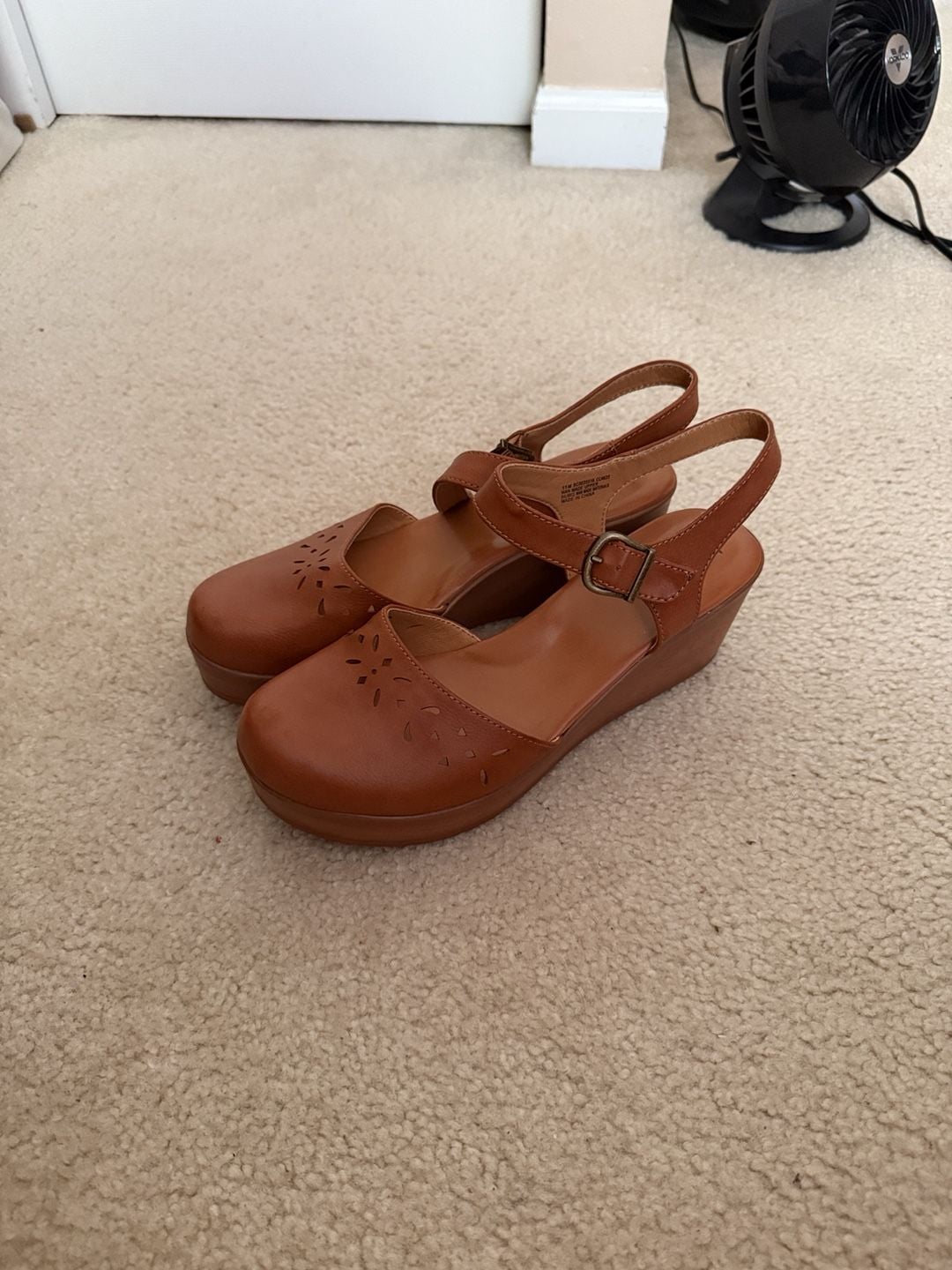 b.o.c. Wedge Sandal Size 11M Tan Brown Cutout Platform Slingback 2