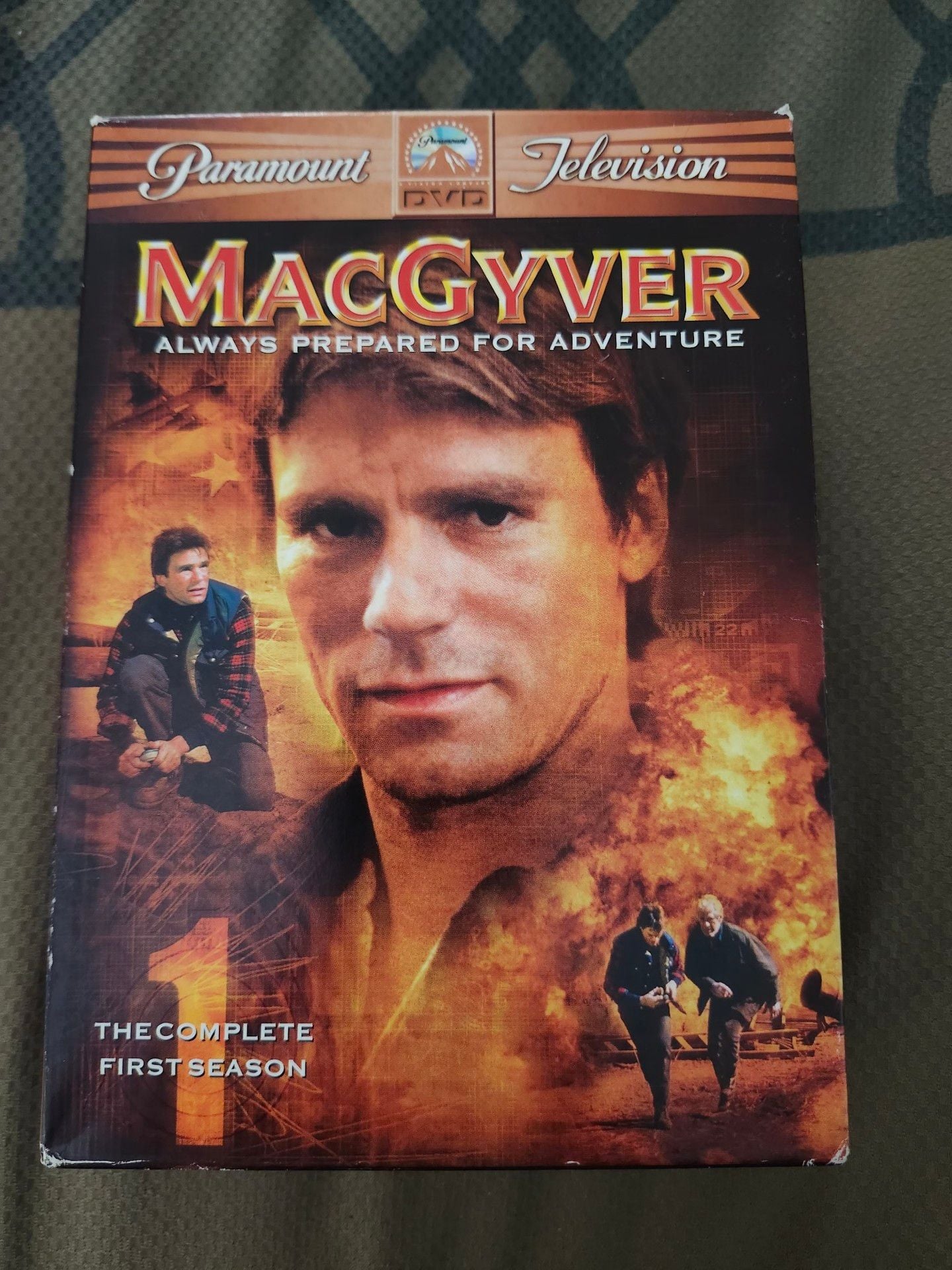 Paramount MacGyver The Complete First Season DVD 6-Disc Set 1