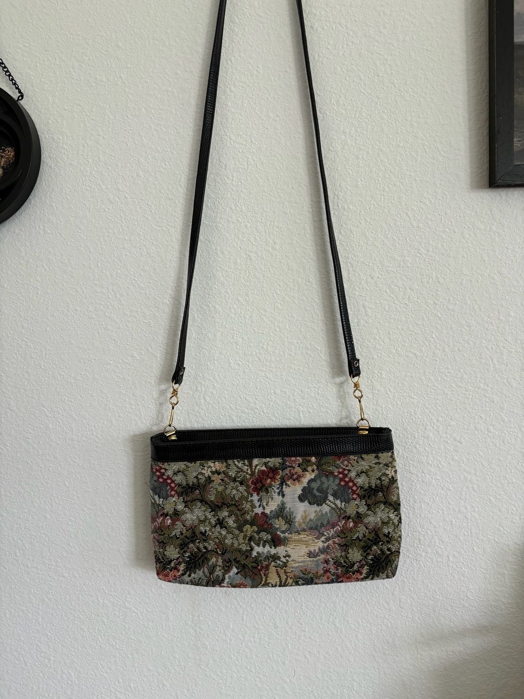 Vintage Floral Tapestry Crossbody Bag Faux Black Leather Trim 4