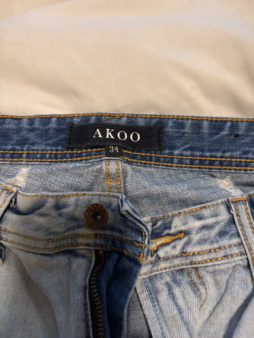 Akoo Biker Cargo Denim Jeans Size 34 Light Wash Distressed Paint Splatter 4