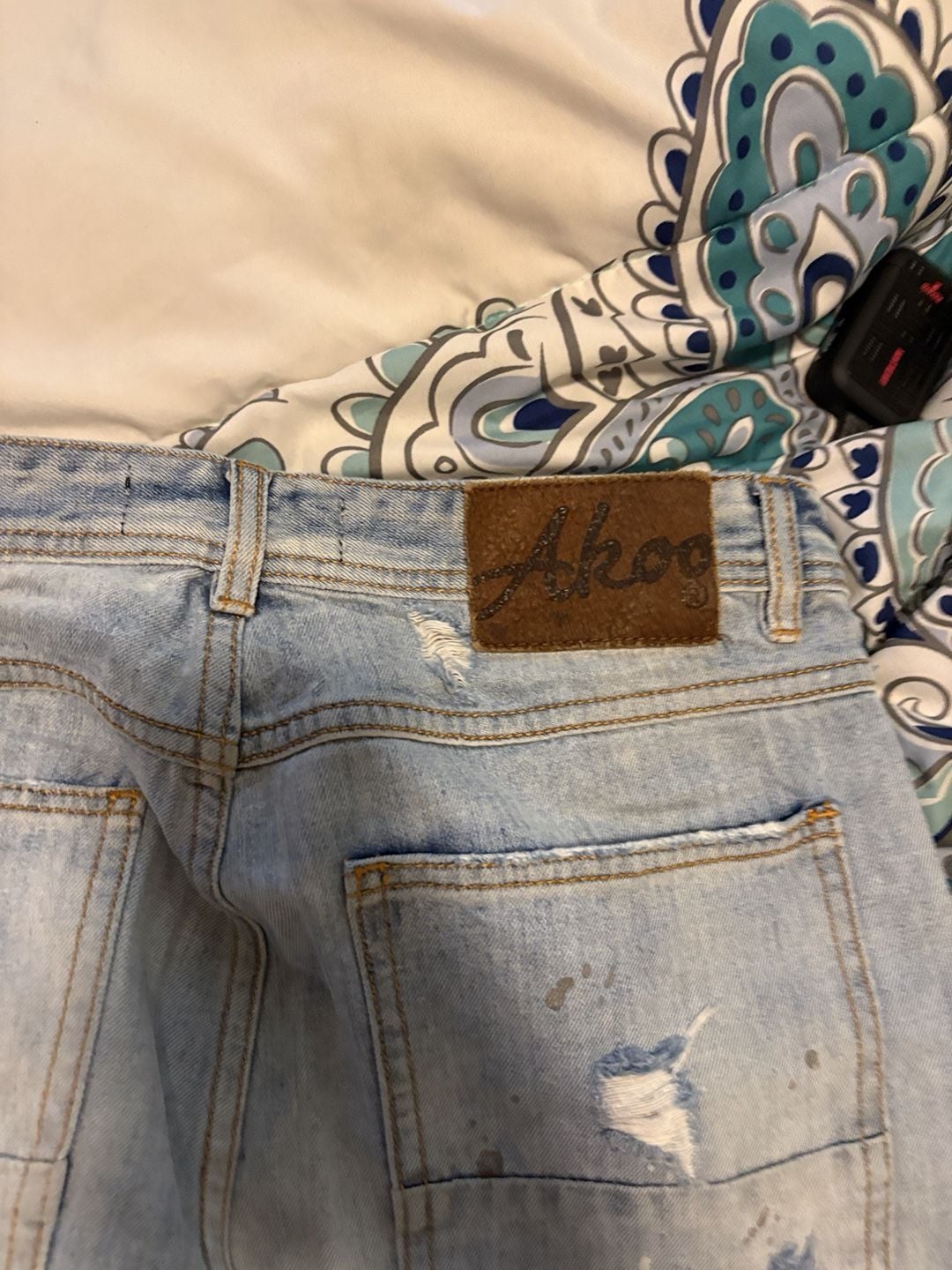 Akoo Biker Cargo Denim Jeans Size 34 Light Wash Distressed Paint Splatter 6