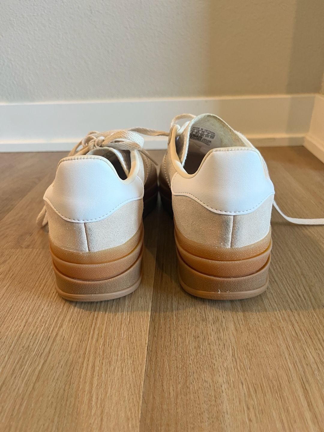 Adidas Gazelle, Bold Platform Fashion Sneakers Tan/White, Gummy Bottom, 6 10