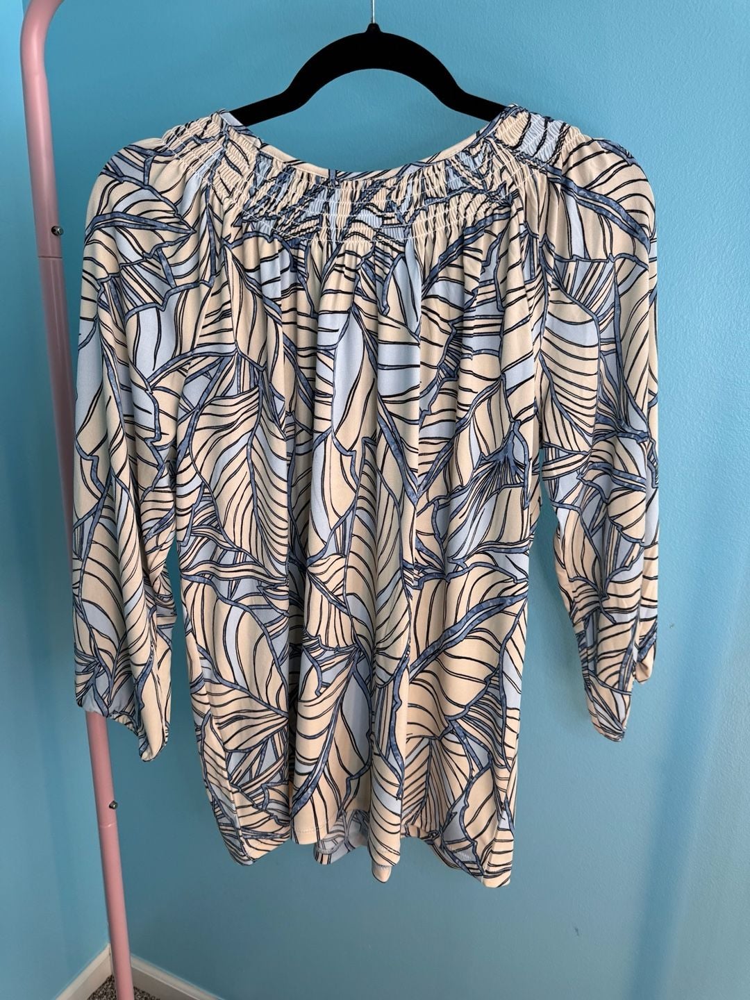 Susan Graver Blouse Size M Blue Leaf Print 5
