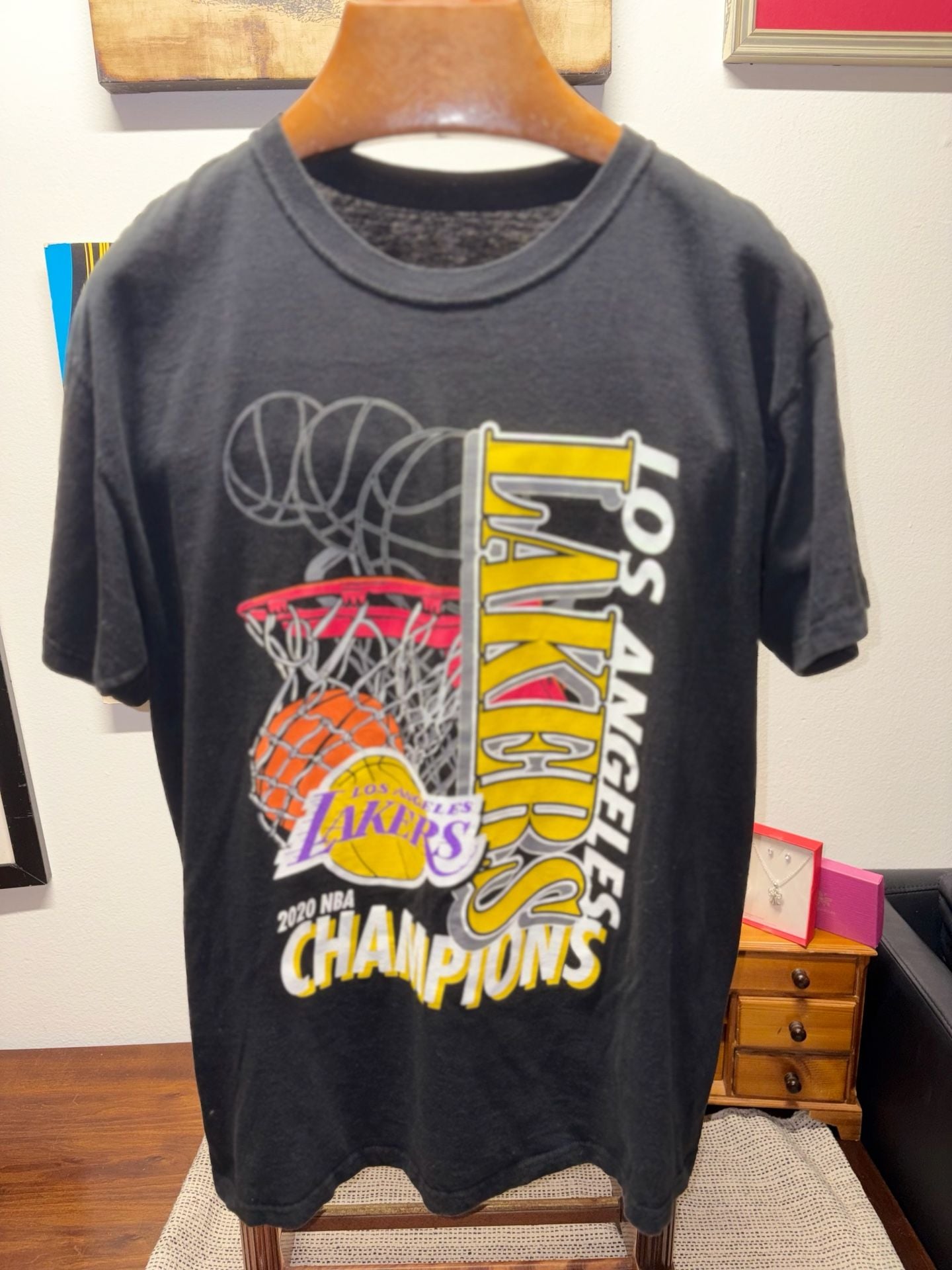 NBA Los Angeles Lakers Size Large 2020 Champions T-Shirt 2