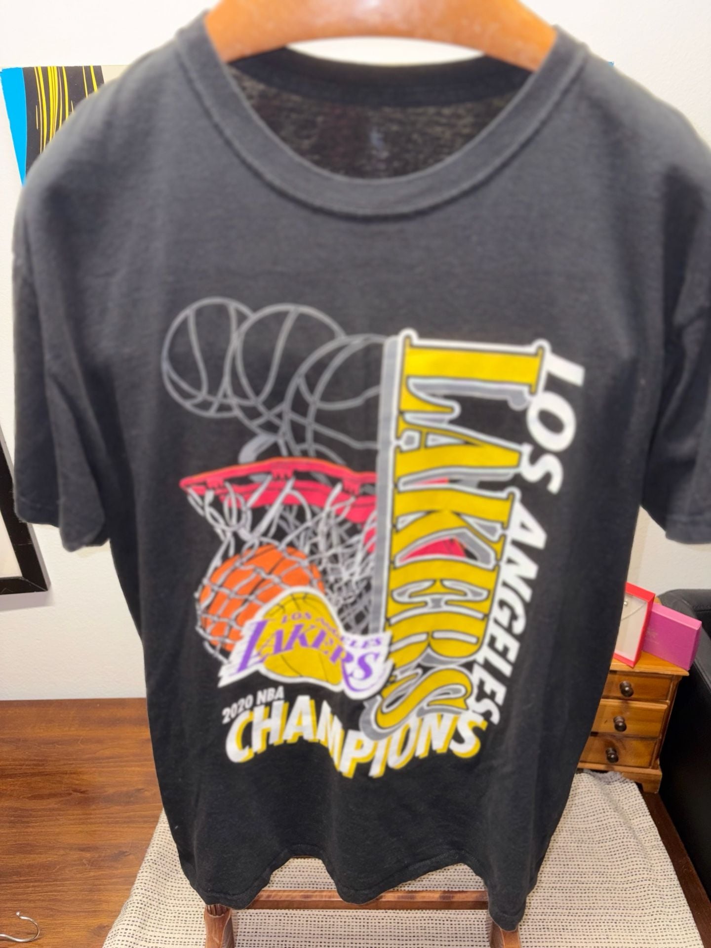 NBA Los Angeles Lakers Size Large 2020 Champions T-Shirt 3