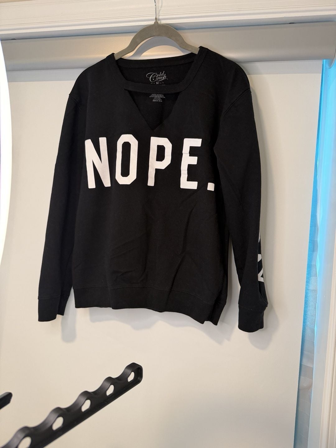 Cold Crush NOPE Graphic Cutout V-Neck Sweatshirt Size M Black 5