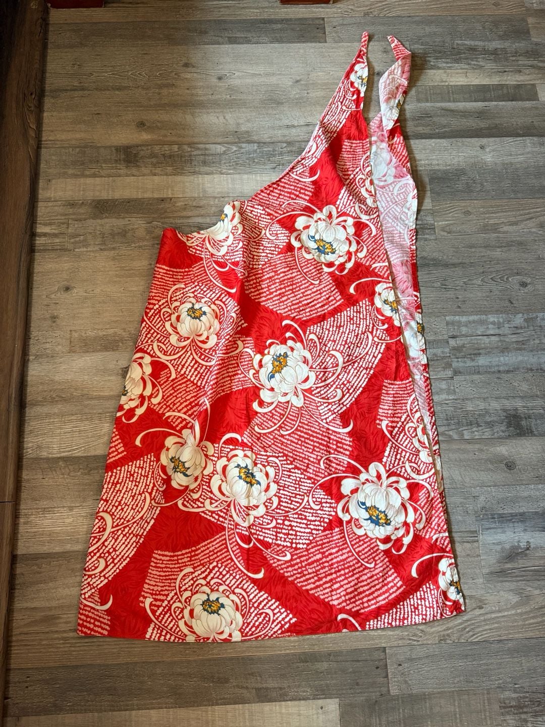 Hilo Hattie’s Sarong Cover Up Floral 4