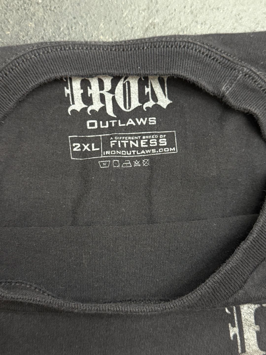 Short Cropped gym Iron Outlaws T-Shirt Size 2XL Black Distressed Lift Heavy 6