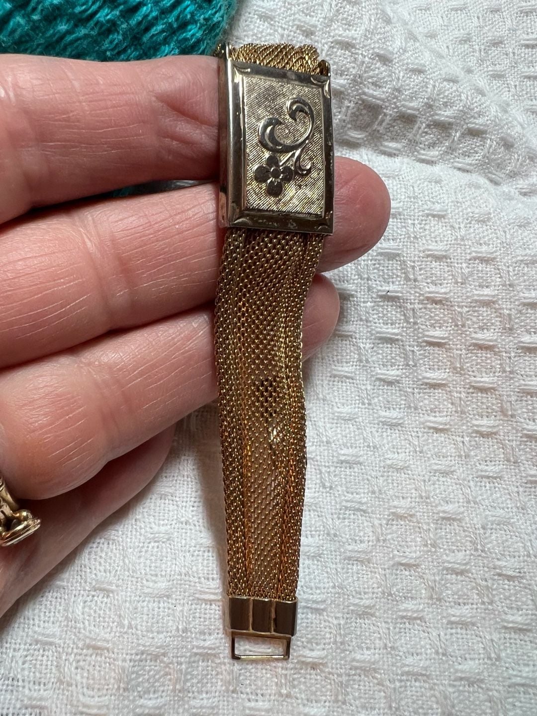 Vintage Gold Tone Mesh Expansion Link Bracelet Floral Etched Panel 7