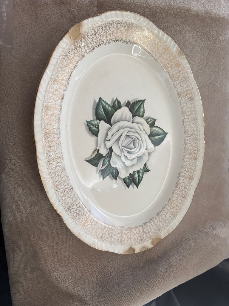 Vintage Ceramic Oval Serving Platter White Rose Gold Filigree 1