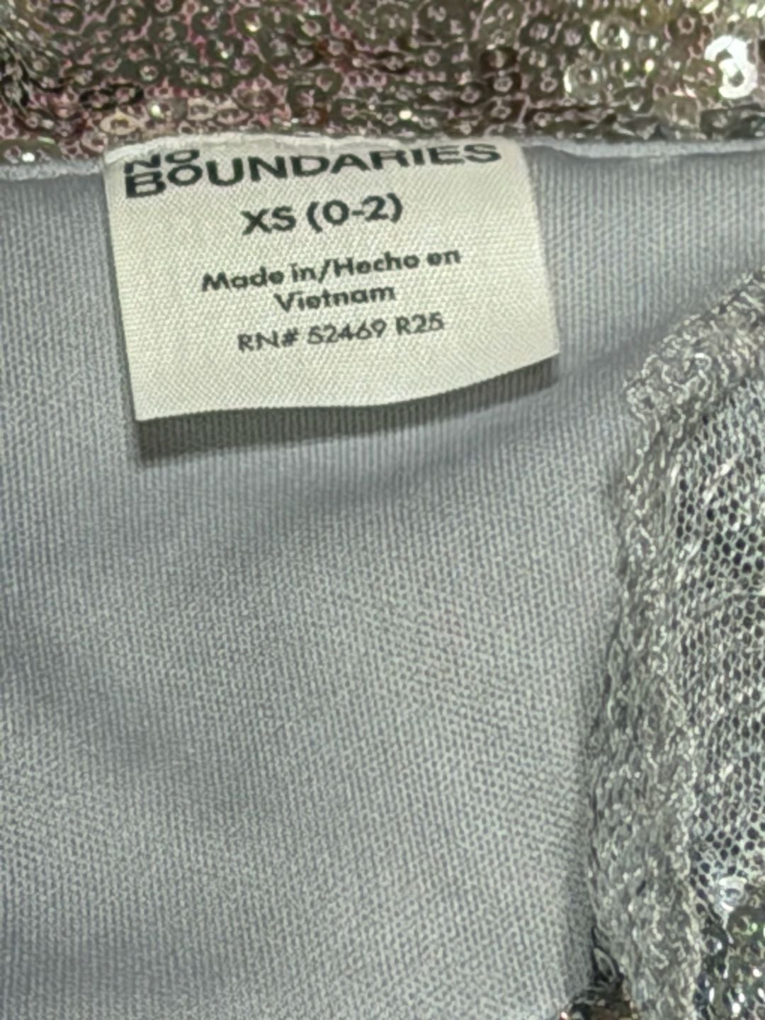 No Boundaries Sequin Tie Front Crop Top Size XS 0-2 Silver 5