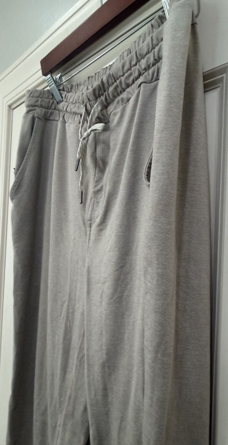 Vuori Daily Jogger Pants Size XL Gray Drawstring Pockets 4