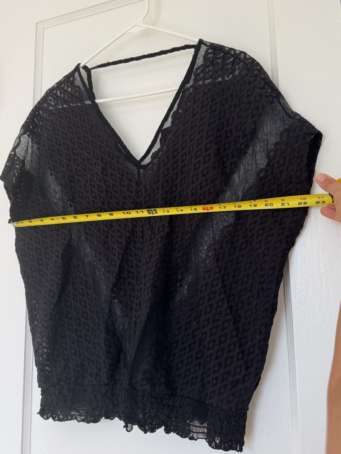 Guess Blouse Size XS Black Lace Short Sleeve Top 6