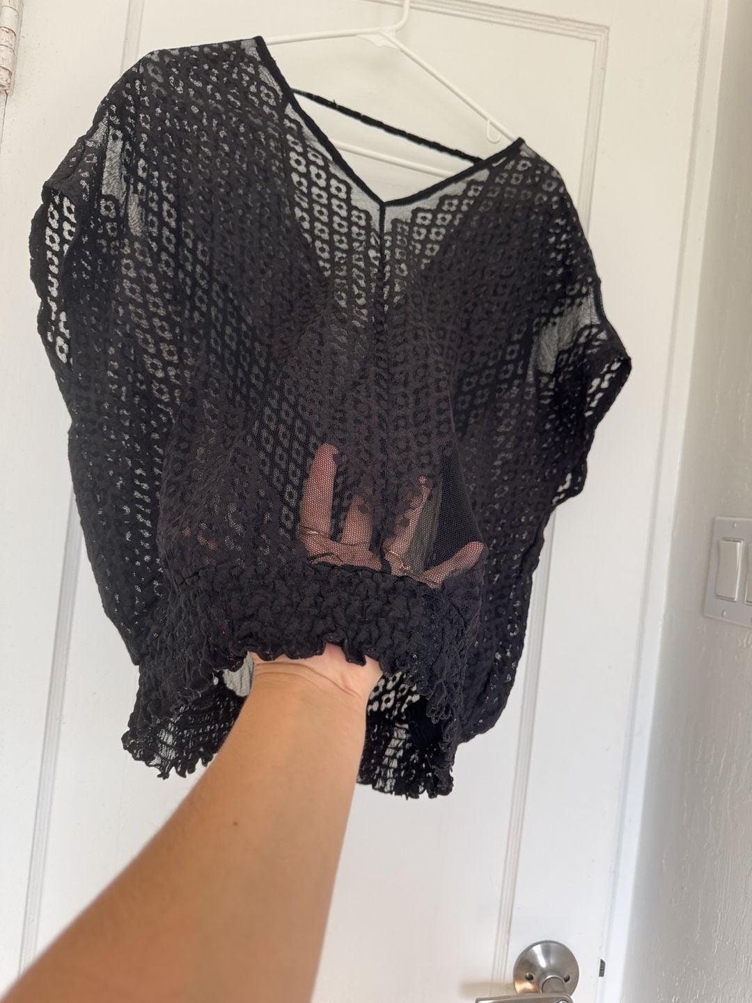 Guess Blouse Size XS Black Lace Short Sleeve Top 7