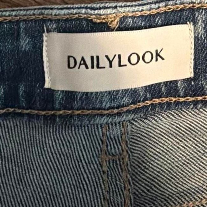 Dailylook Straight Distressed Jeans womens Size 30 Blue Raw Hem nwt 3