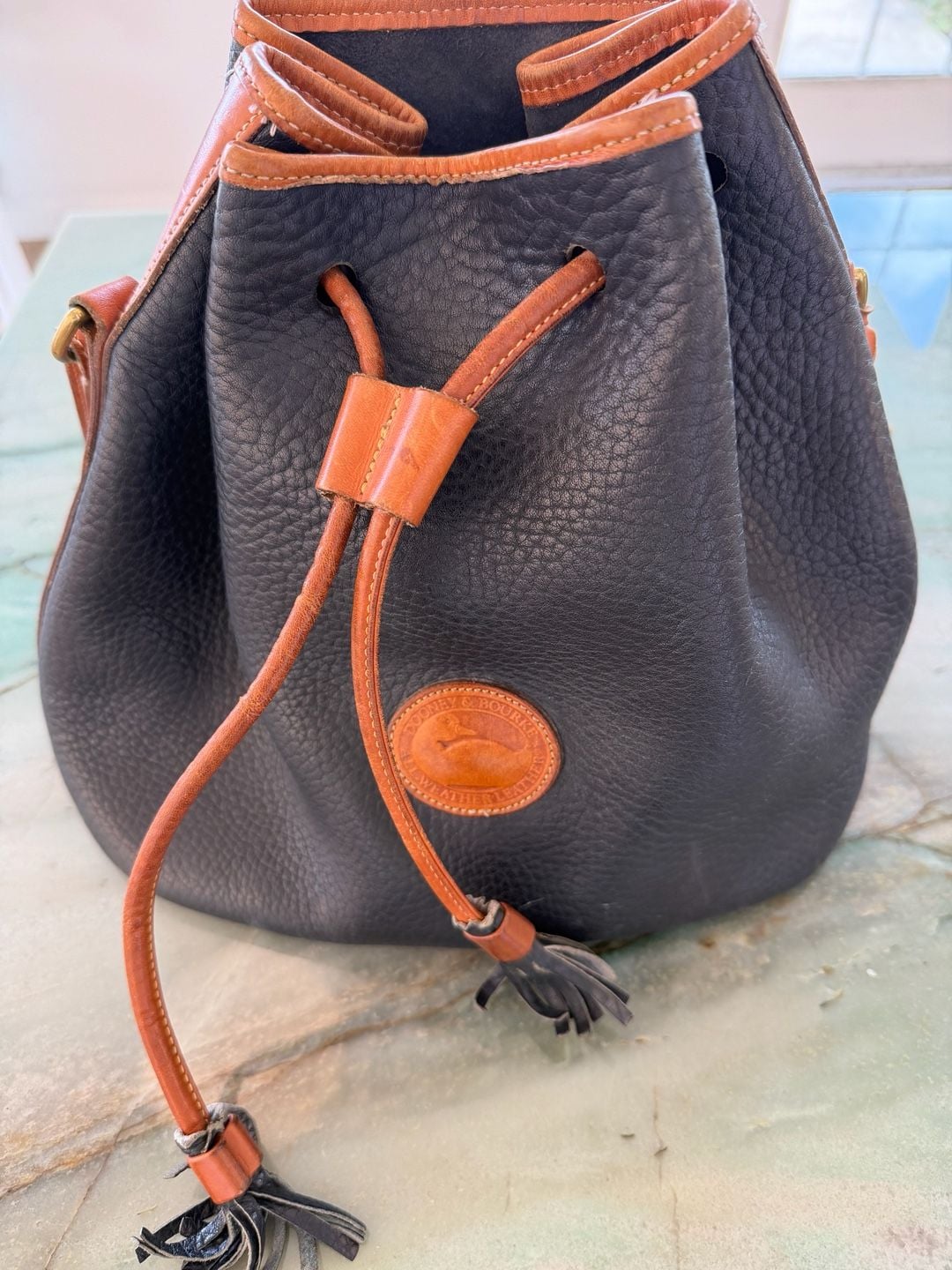 VTG Dooney & Bourke All Weather Leather Drawstring Bucket Bag Black Brown 4