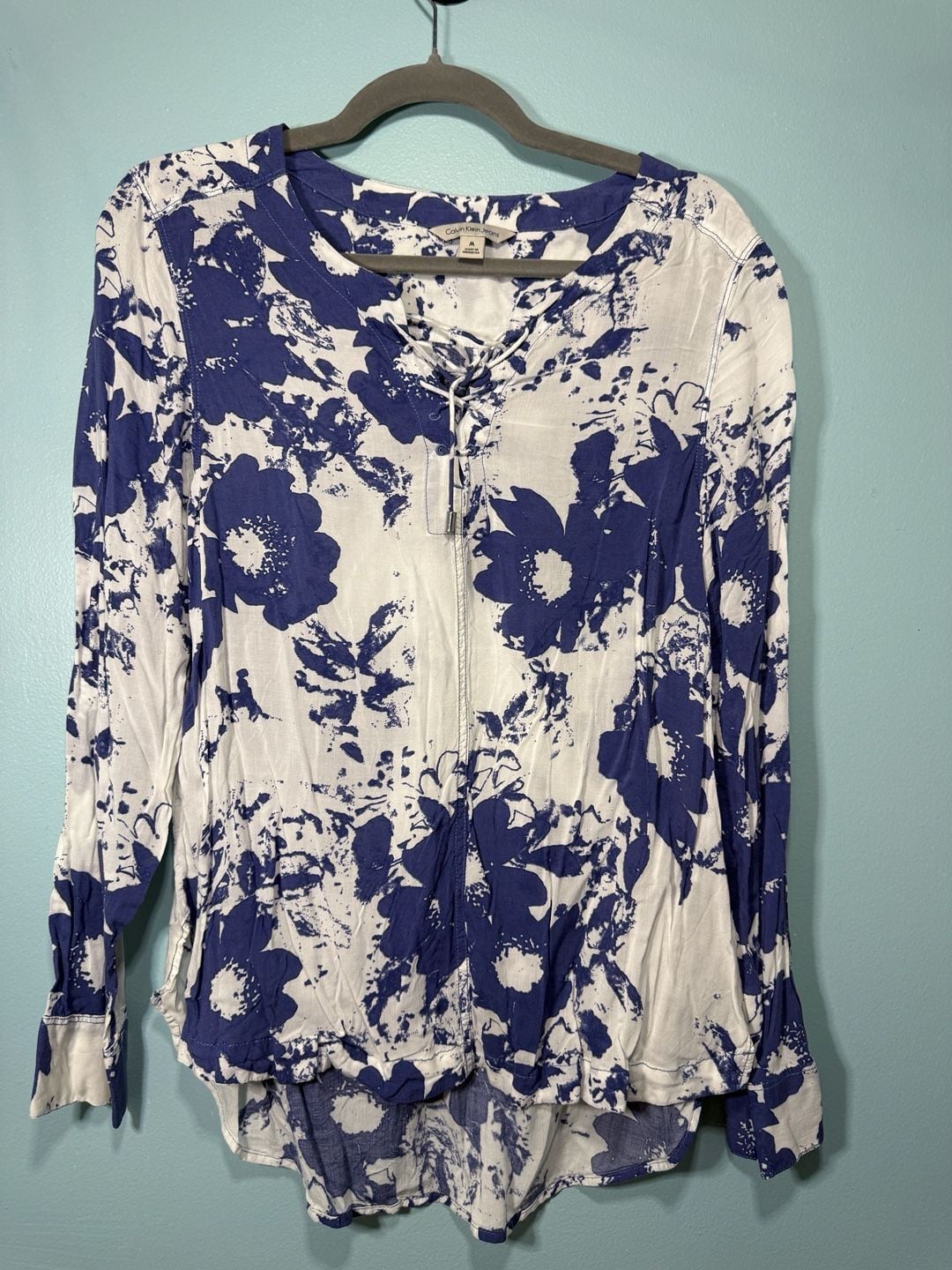 Calvin Klein Jeans Blouse Size M Blue White Floral Long Sleeve 1
