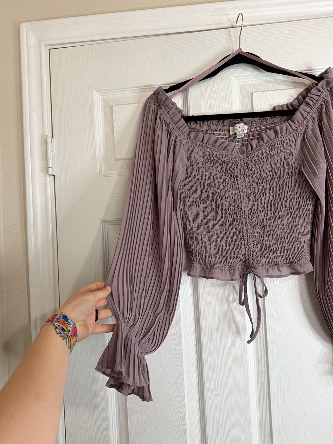 She + Sky Long Sleeve Smocked Blouse Size L Mauve Cropped Top 4