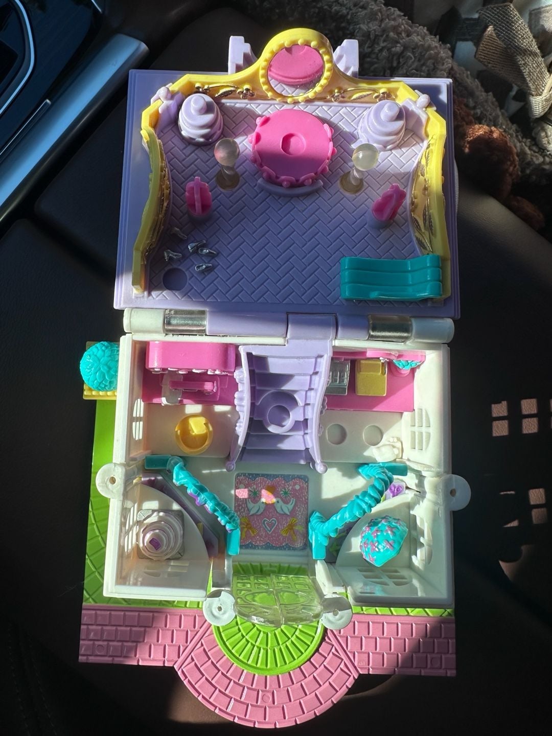 Bluebird Polly Pocket 1994 Light Up Bridal Salon Compact 2