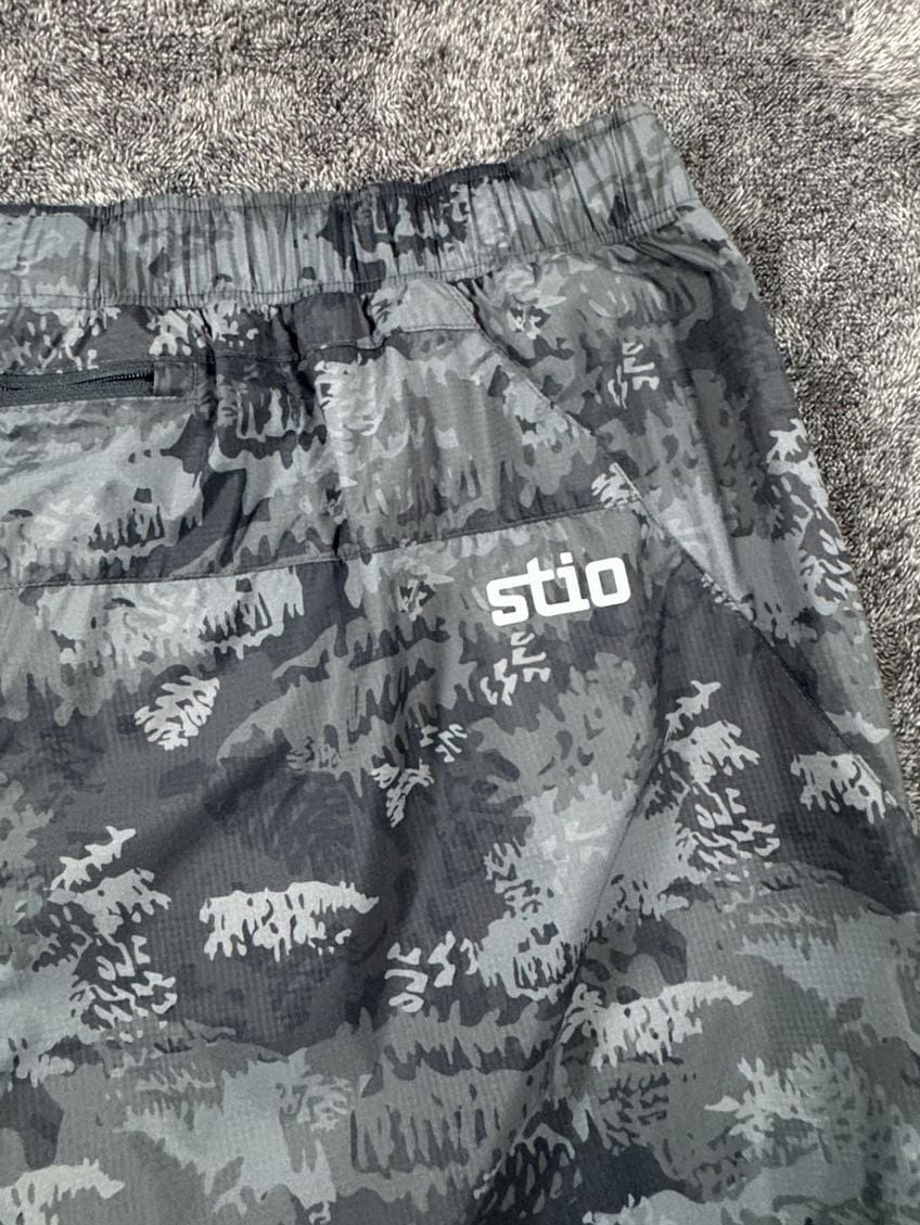 New Stio Second Light Short XLx7” inseam Black Whitebark Camo 7